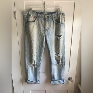 American Eagle Light Was Distressed Cropped Denim Jeans